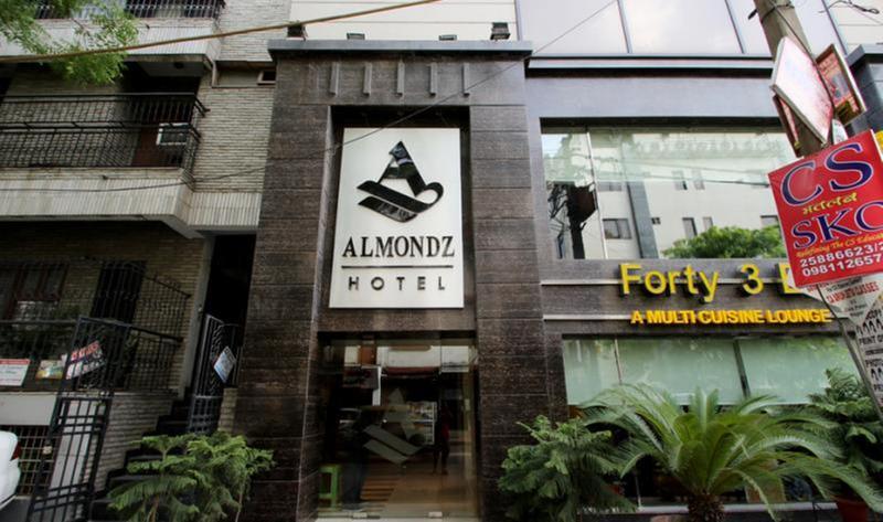 Almondz Hotel New Delhi Exterior photo